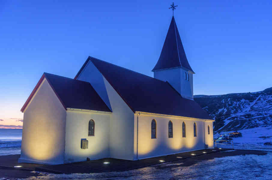 Islandia 140 - Vík i Mýrdal - iglesia de Reynir.jpg